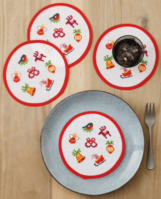 Pretzel Plate Doily (Permin)