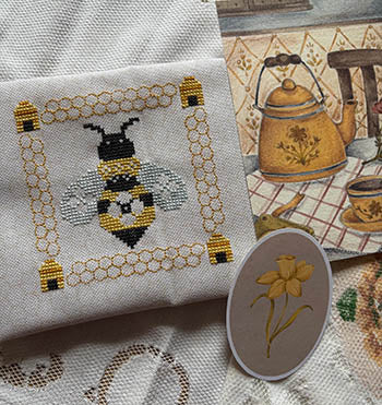 Bumblebee - Wild Whimsy (Darling & Whimsy Designs)