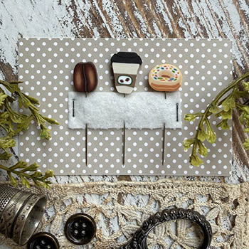 Christmas Gifts Pin Set (Puntini Puntini)