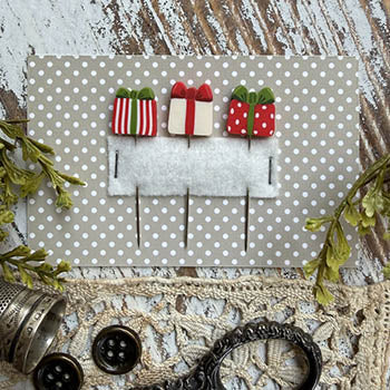 Christmas Gifts Pin Set (Puntini Puntini)