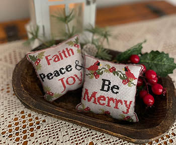 Merry and Faith Pillows (Mani di donna)