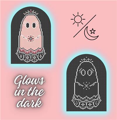 Ghostly Elegance (Haunted Frames)