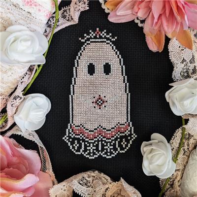 Ghostly Elegance (Haunted Frames)