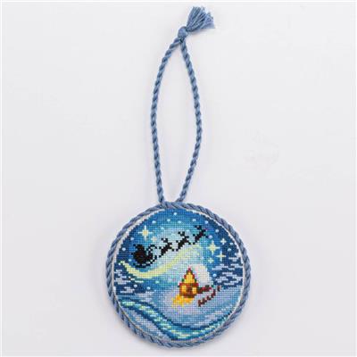 Polar Night Sighting (StitchSprout)