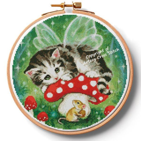 Kitten Fairy on Mushroom Hoop/Large (Artecy)