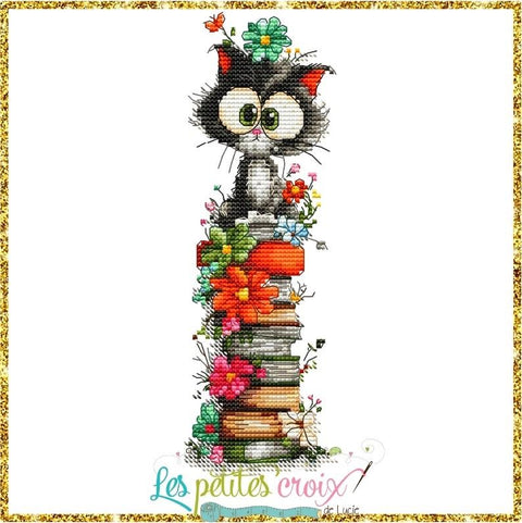 Cat and Books (Les Petites Croix De Lucie)