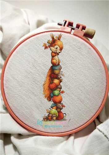 Mountain of acorns (Les Petites Croix De Lucie)