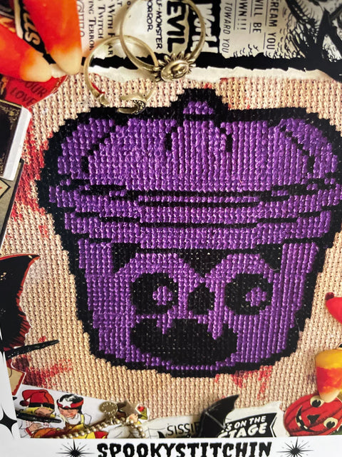 Halloween - Vampire Boo Bucket (Barefoot Needleart)