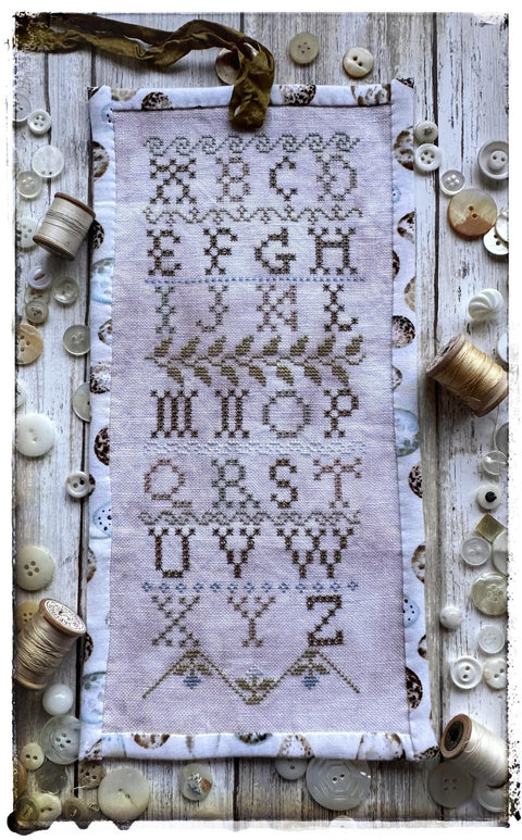 Eyelet Sampler Sewing Roll (Lucy Beam)