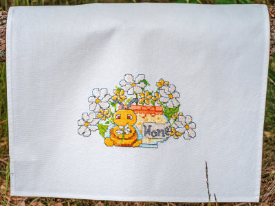 Happy Bee Towel (Vervaco)