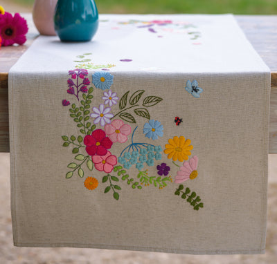 Cheerful Spring Table Runner (Vervaco)
