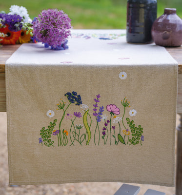 Purple Garden Splendor Table Runner (Vervaco)