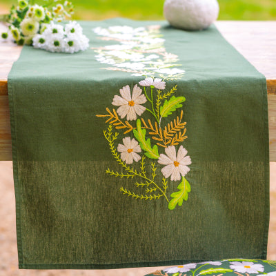 White Floral Table Runner (Vervaco)