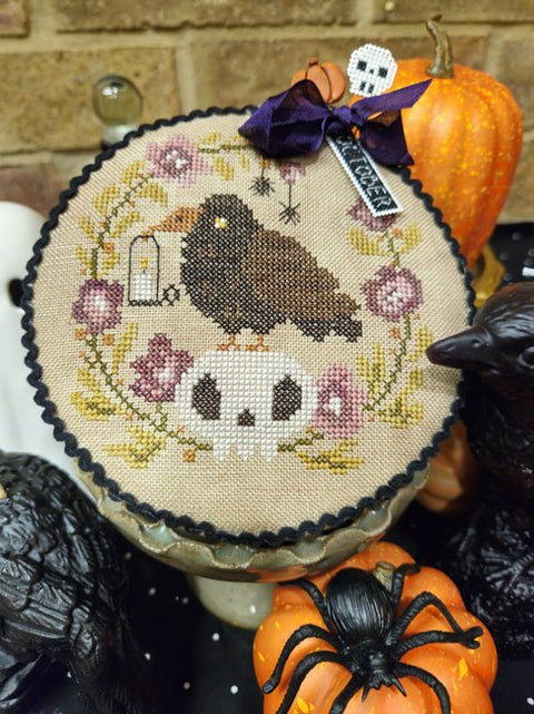 Pin Drum Shorties Month 10 Crow (Quaint Rose NeedleArts)
