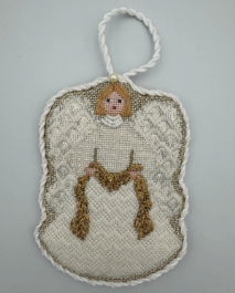 Angel w/Garland (Patricia Sone)