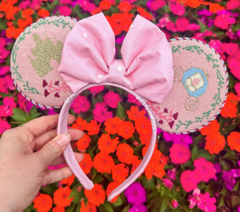 Carriage & Castle Mouse Ears (Three Petals Needlepoint)