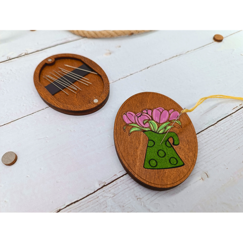 Wooden Needle Case/Tulips (Kind Fox)