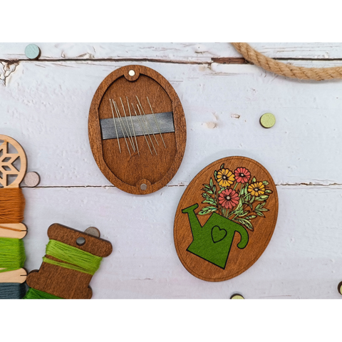Wooden Needle Case/Flowers (Kind Fox)