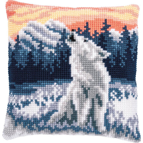 Wolf in Winter Cushion (Vervaco)