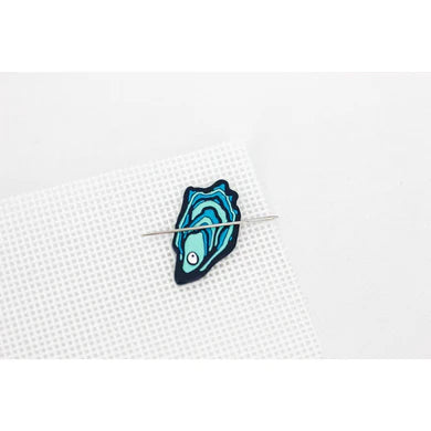 Oyster & Pearl Needle Minder (Morgan Julia)