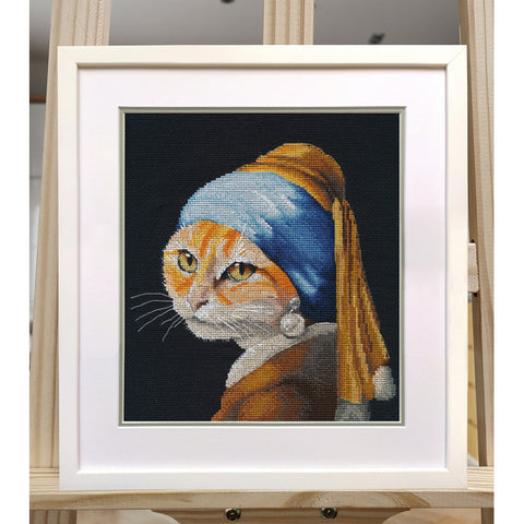 Kitty in Pearl Earring (Oven)