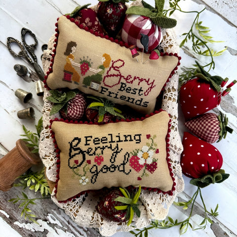 Strawberry Pincushions (Puntini Puntini)