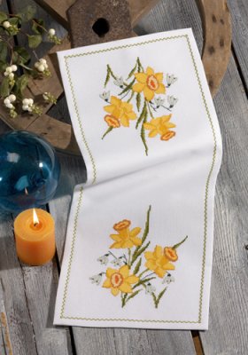 Daffodil Table Runner