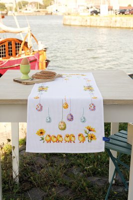 Chicks and Eggs Table Runner