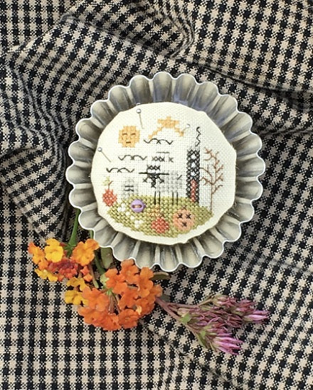 Little Black House Pincushion - Kit