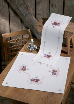 Stilig - Table Runner (Top Image)