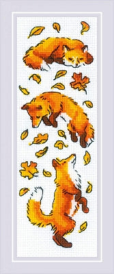 Foxes in the Leaves