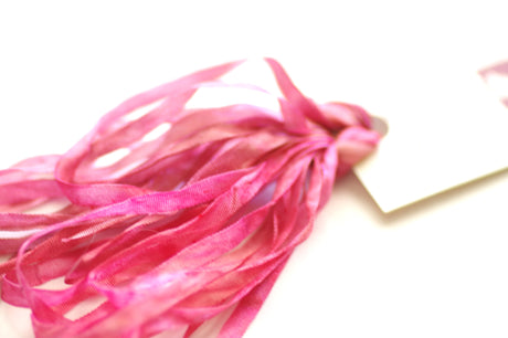 064 Antique Roses - Silken Ribbons 4 mm