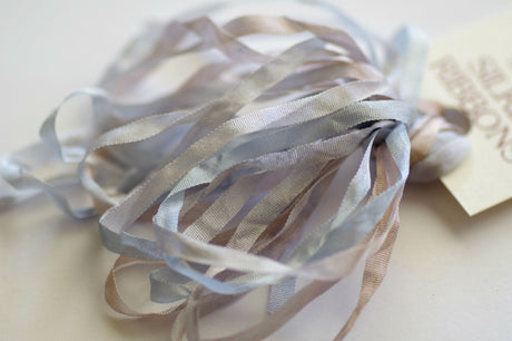 033 Silver Queen - Silken Ribbons 4 mm