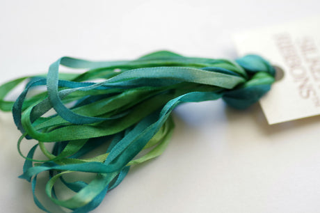 009 Evergreens - Silken Ribbons 4 mm